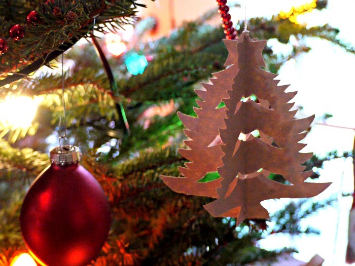 Three-dimensional paper ornaments can be quick and easy, or extremely intricate. Either way, they are a beautiful addition to your Christmas tree. 