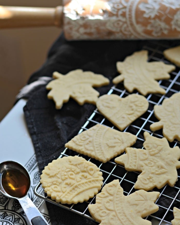 embossed maple syrup cookies