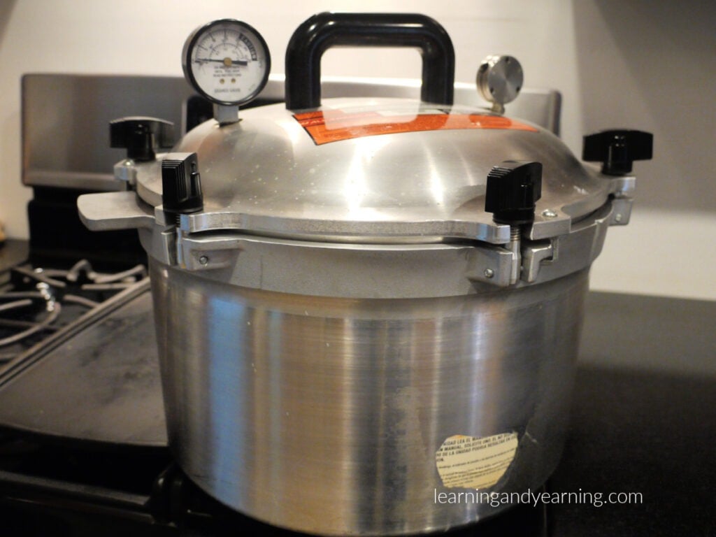 Confused: I thought this was a pressure canner but I was told that this is  a pressure cooker. Anyone have any clarification? : r/Canning